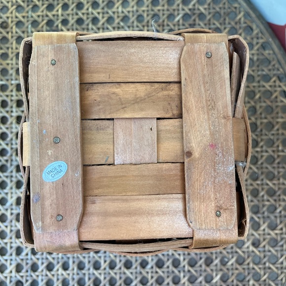 Cottagecore Heart/Floral Hanging Wall Basket Vintage - Picture 4 of 7